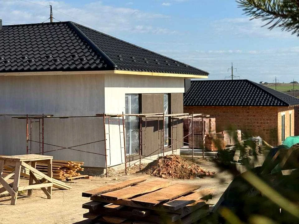 Дом. Ровное, улица Новодворская