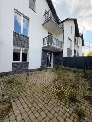 Sale of a Luxurious Townhouse