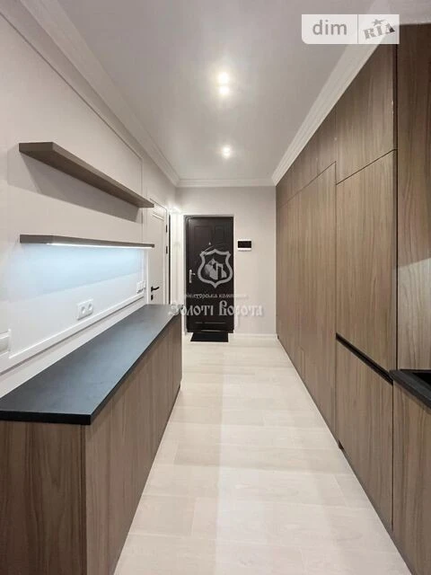 Продаж 1к квартири 23.7 кв. м на вул. Михайла Дерегуса 42 •
