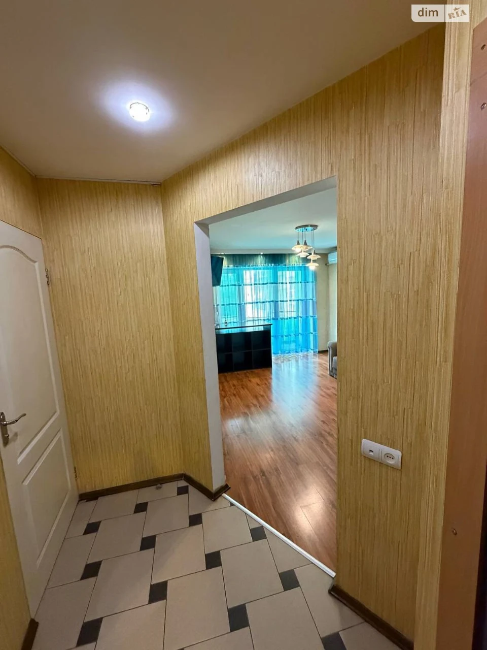 Apartment for Sale: Red Stone