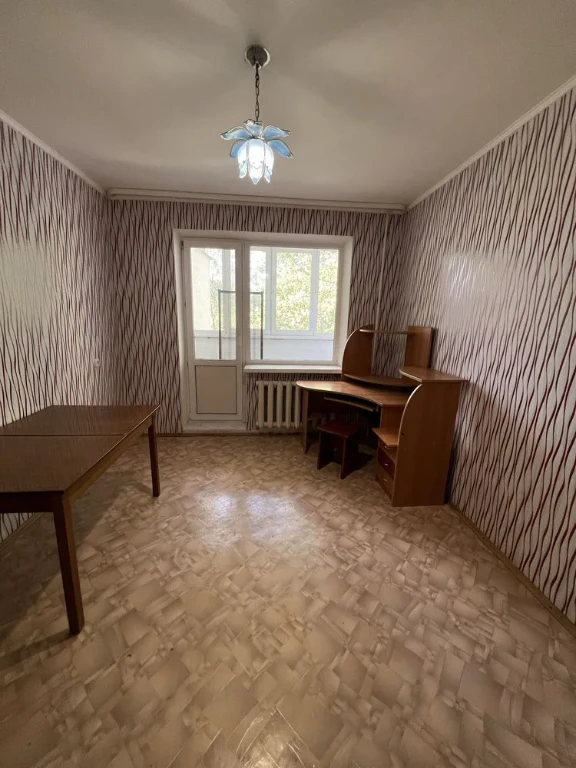 Urgent sale of a 2-room apartment on Ozerne