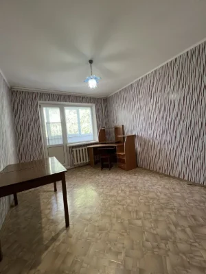 Urgent sale of a 2-room apartment on Ozerne