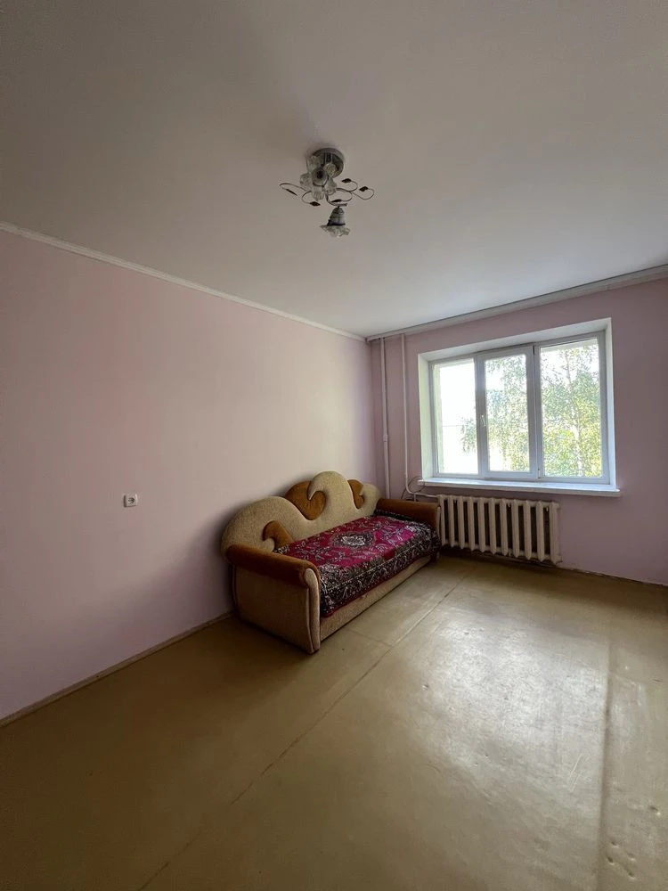 Urgent sale of a 2-room apartment on Ozerne