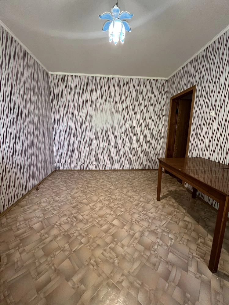 Urgent sale of a 2-room apartment on Ozerne