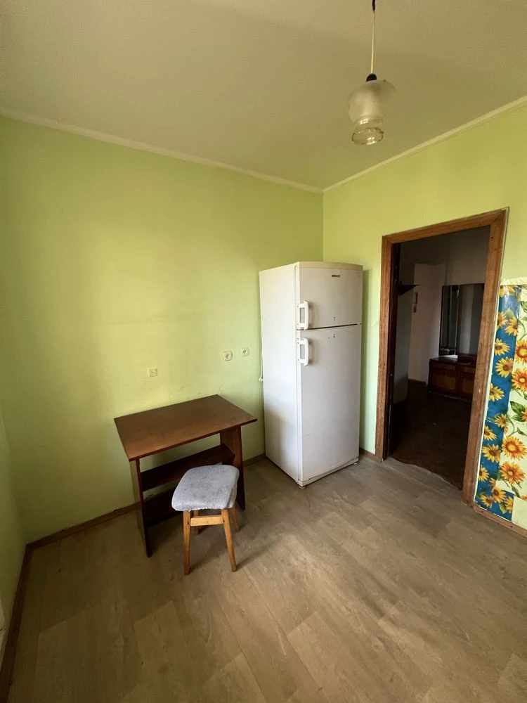 Urgent sale of a 2-room apartment on Ozerne