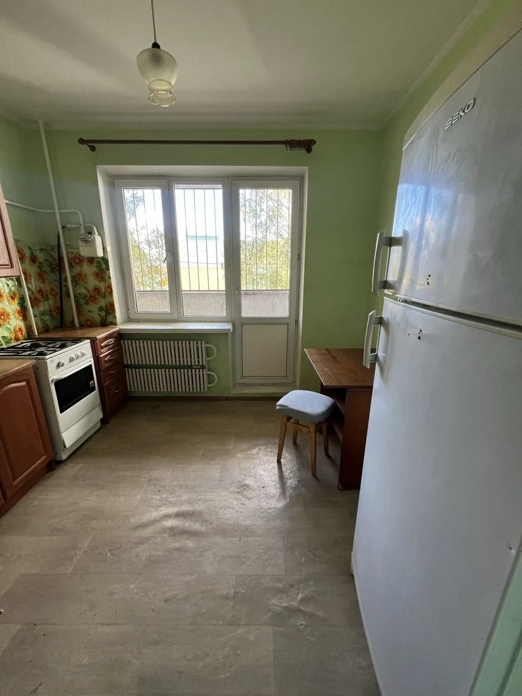 Urgent sale of a 2-room apartment on Ozerne