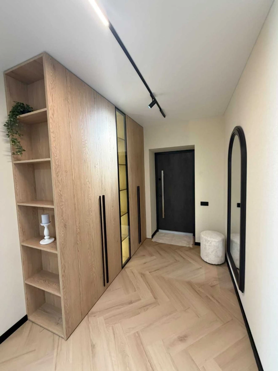 Spacious Apartment with Full Furnishing! $107,000 id47051