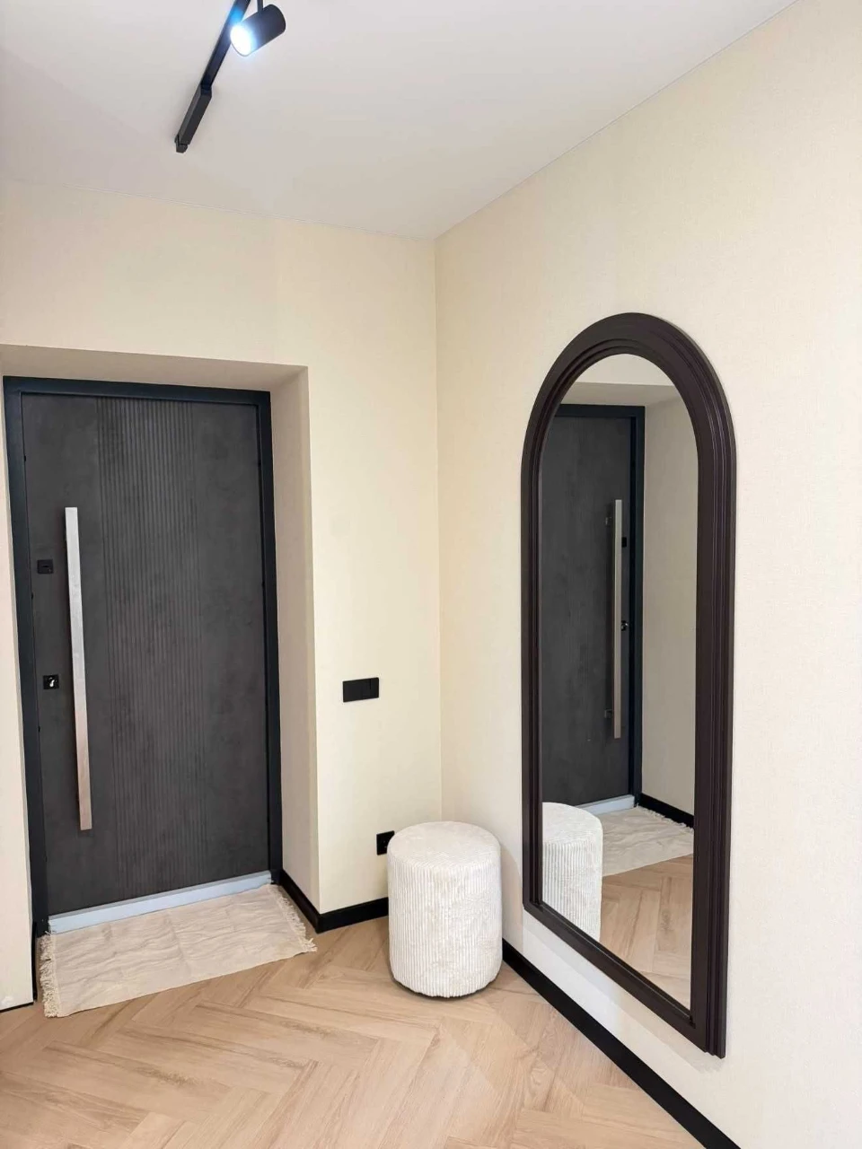 Spacious Apartment with Full Furnishing! $107,000 id47051