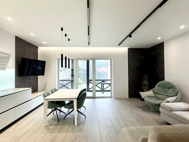 House. Kyiv, 50A Sadova St.