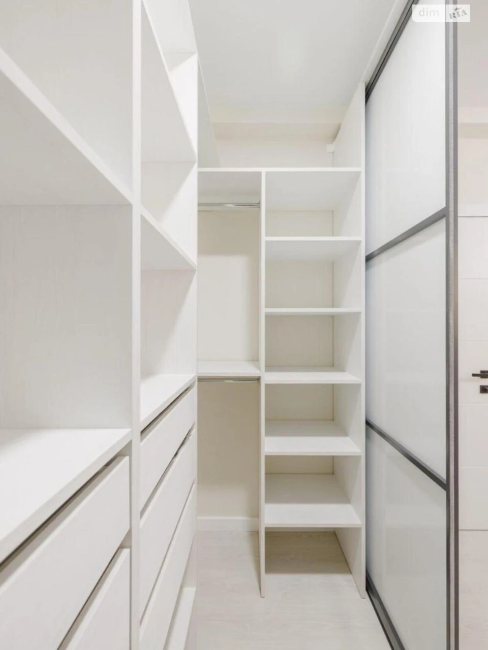 Long-Term Rental Apartment, Holosiiv