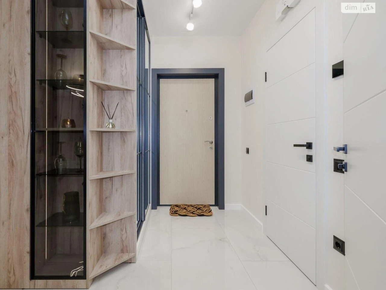 Long-Term Rental Apartment, Holosiiv