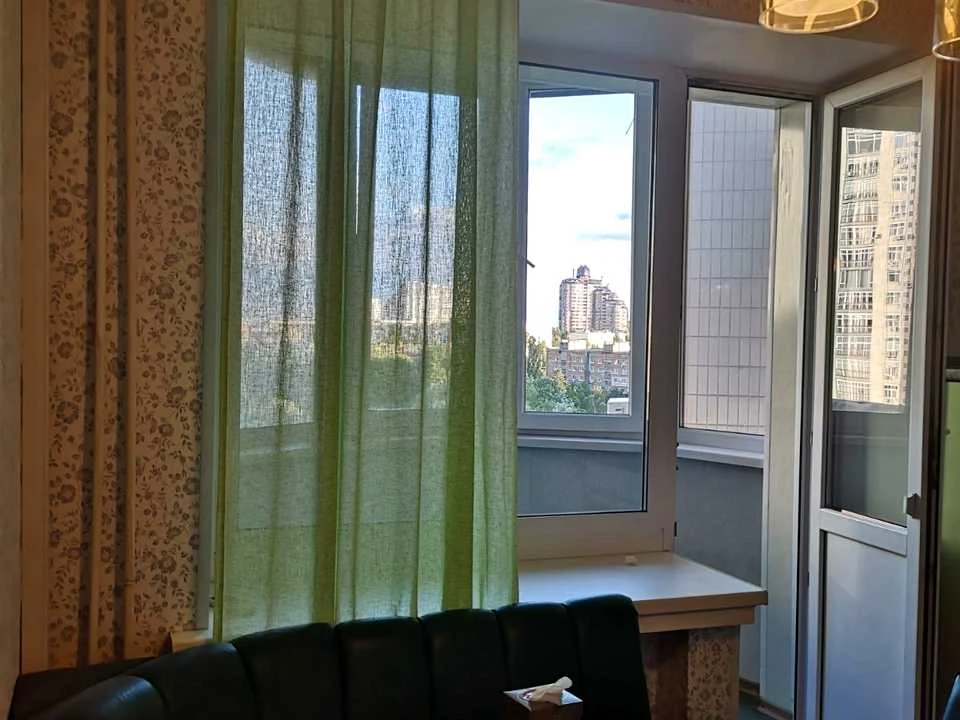 Квартира. Киев, улица Панаса Мирного