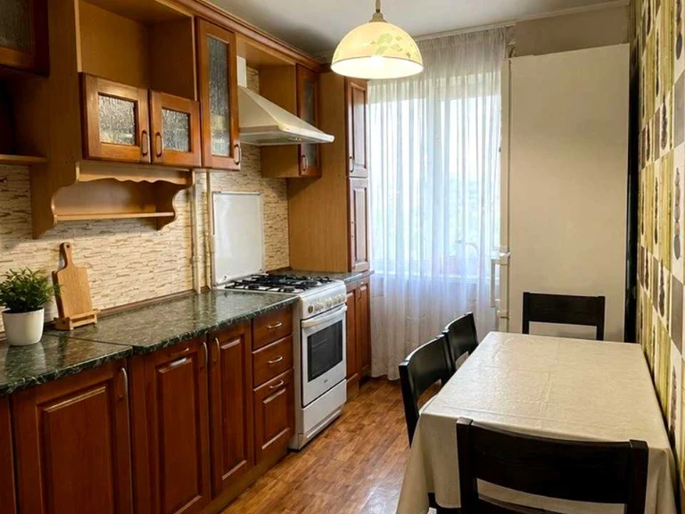 Квартира. Днепр, Калиновая ул., 83к