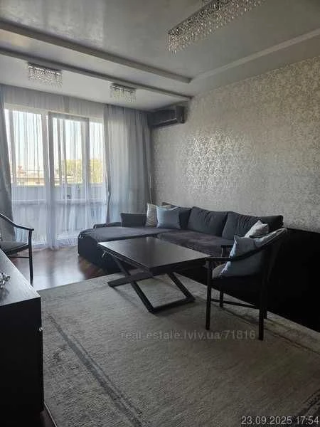 Sale of a 5-room apartment on Karadzica, 15 minutes from the Center