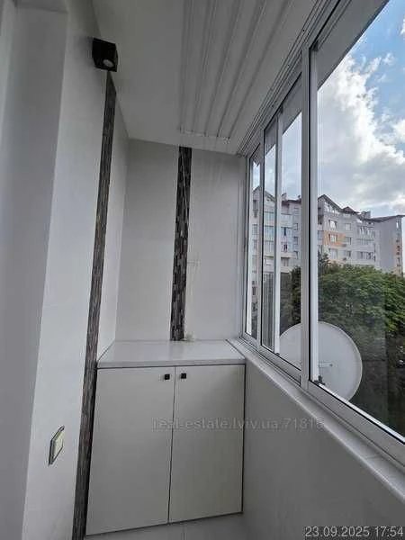 Sale of a 5-room apartment on Karadzica, 15 minutes from the Center