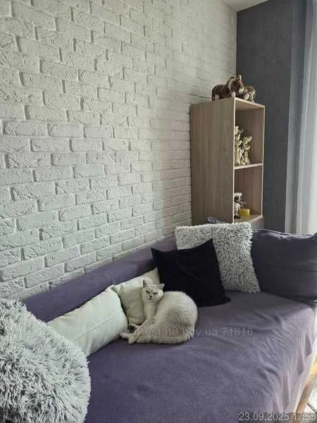 Sale of a 5-room apartment on Karadzica, 15 minutes from the Center