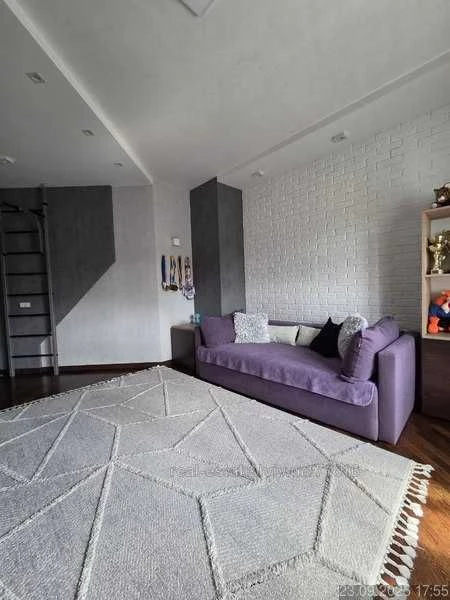 Sale of a 5-room apartment on Karadzica, 15 minutes from the Center