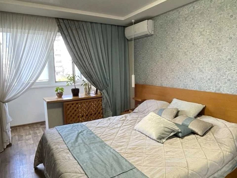 Квартира. Днепр, Калиновая ул., 83к