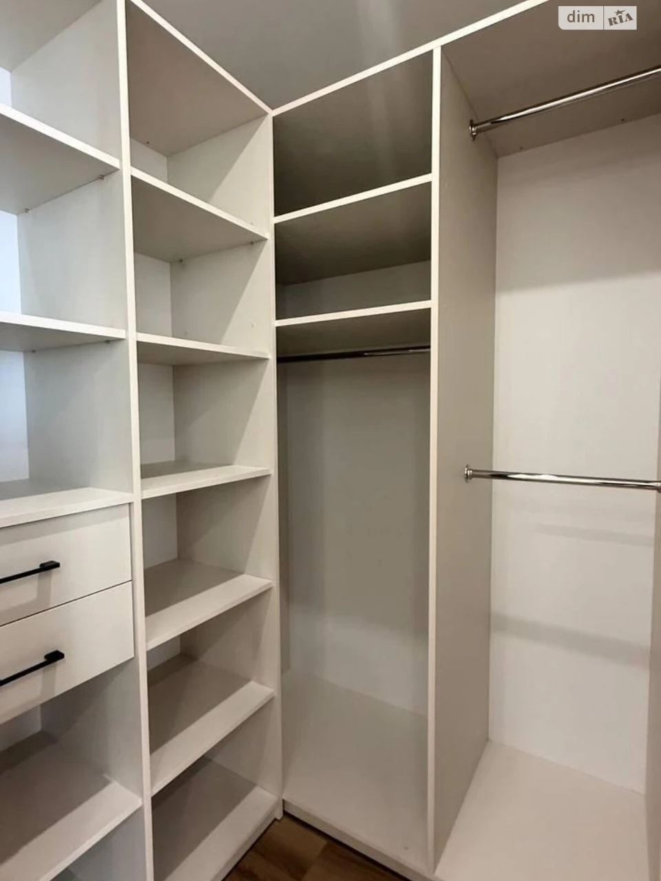 Apartment for Sale: Center