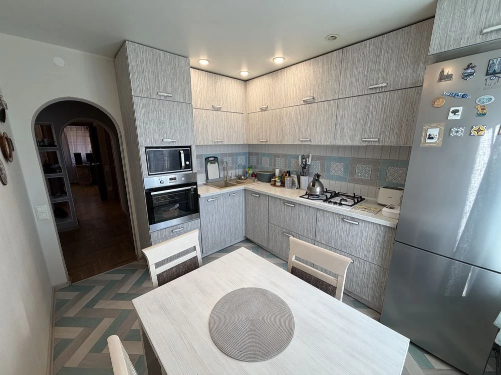 Sale of a 3-room apartment renovated in a great location!