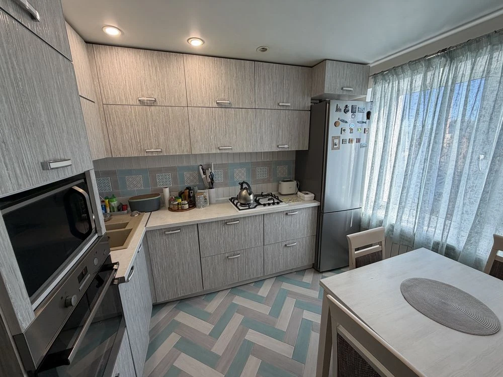 Sale of a 3-room apartment renovated in a great location!