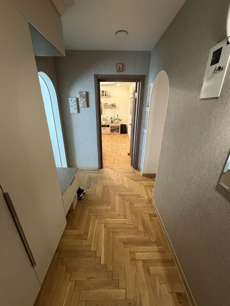 Sale of a 3-room apartment renovated in a great location!