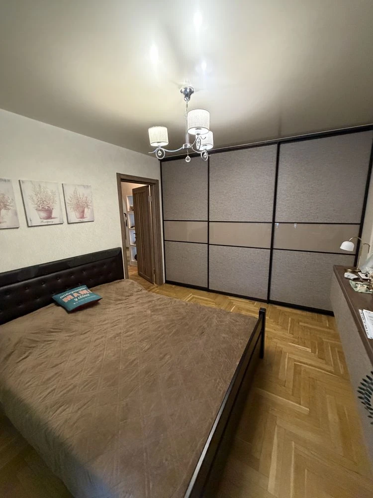 Sale of a 3-room apartment renovated in a great location!