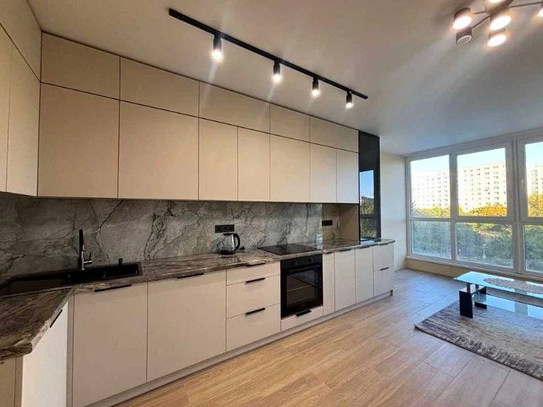 Apartment. Lviv, Roksolany Street