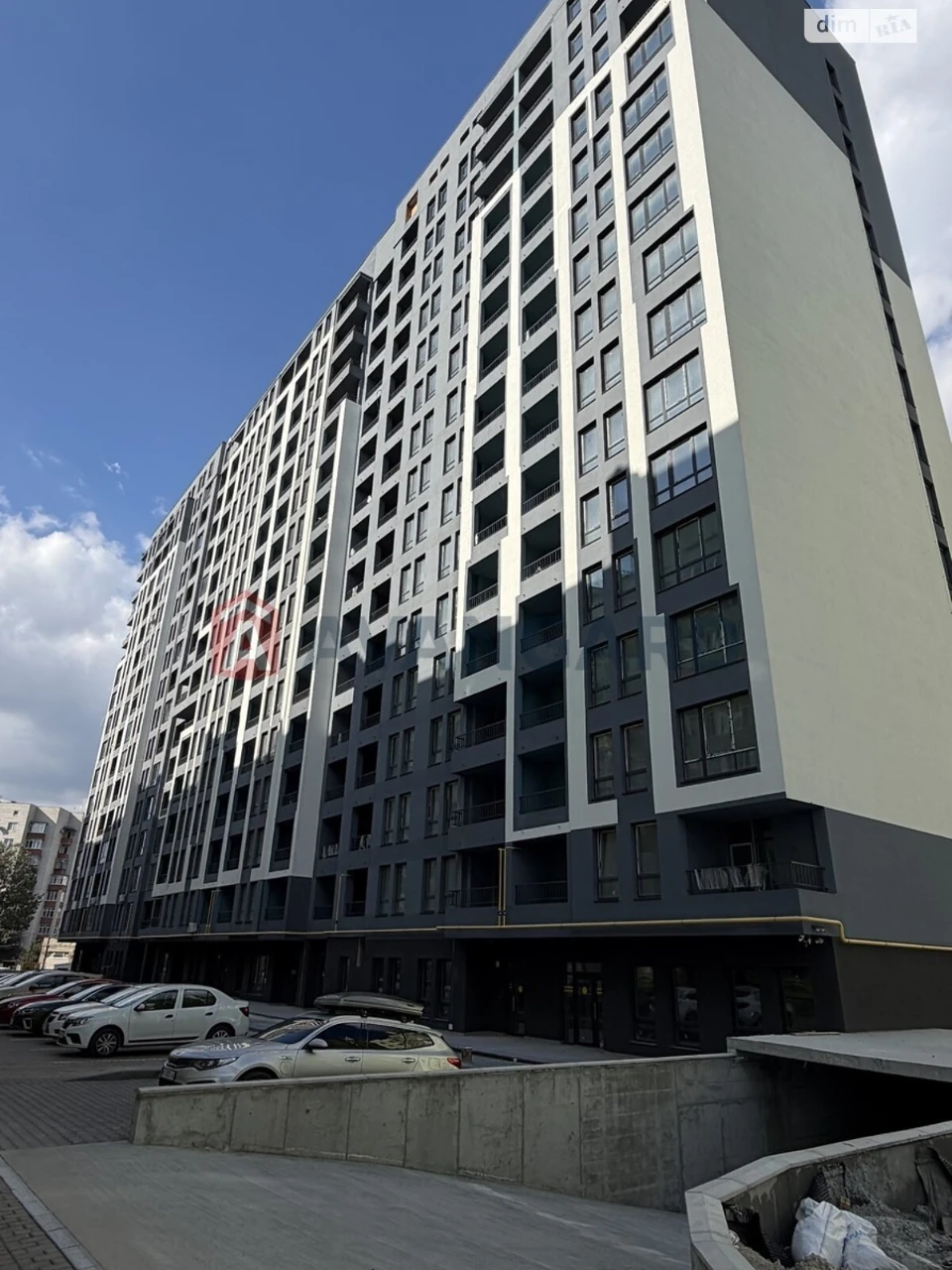Apartment for Sale: Sykhiv District