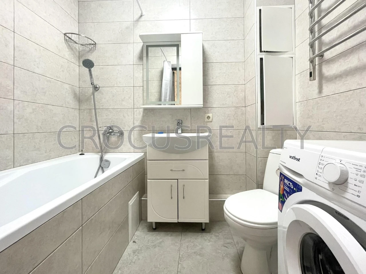 For Sale: 2-bedroom apartment on Saltyevka, Yubileyny Avenue, 32a