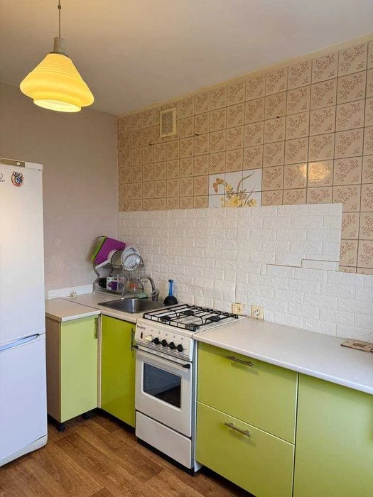 Real! Selling 2-room apartment 50m2 4th floor/9! Certificate! A
