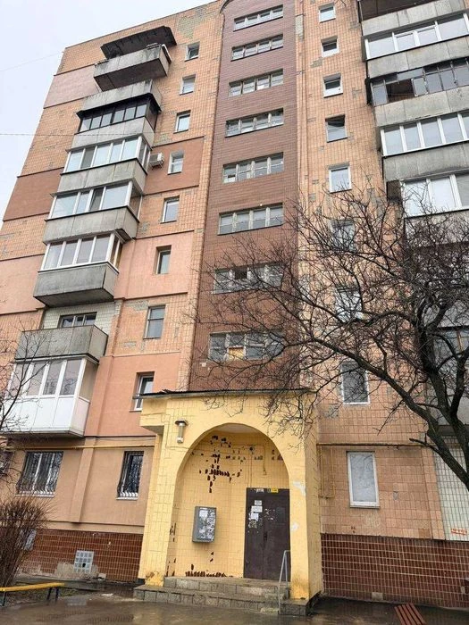 Real! Selling 2-room apartment 50m2 4th floor/9! Certificate! A