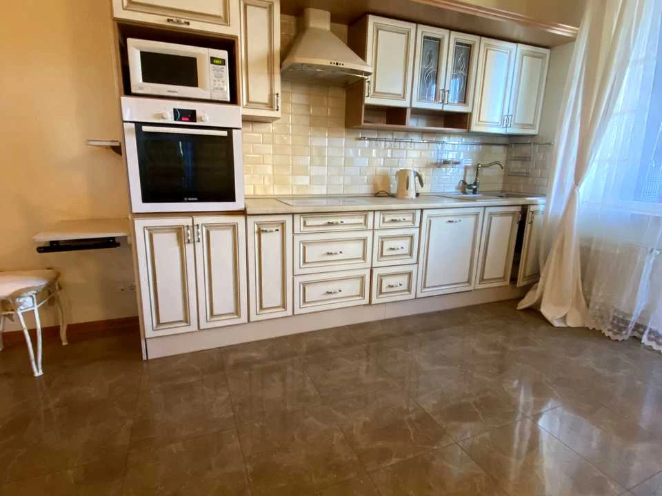 Apartment. Odessa, Shevchenko Avenue