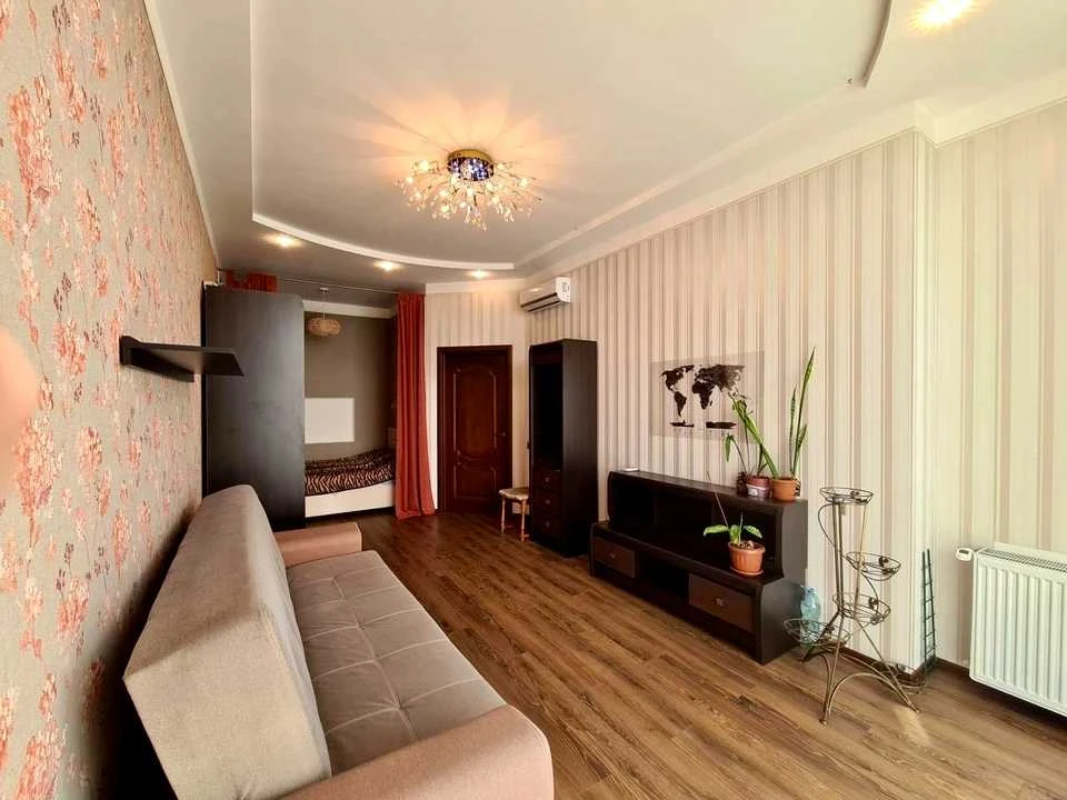 Apartment. Oleksii Vadatursky Street, Odessa