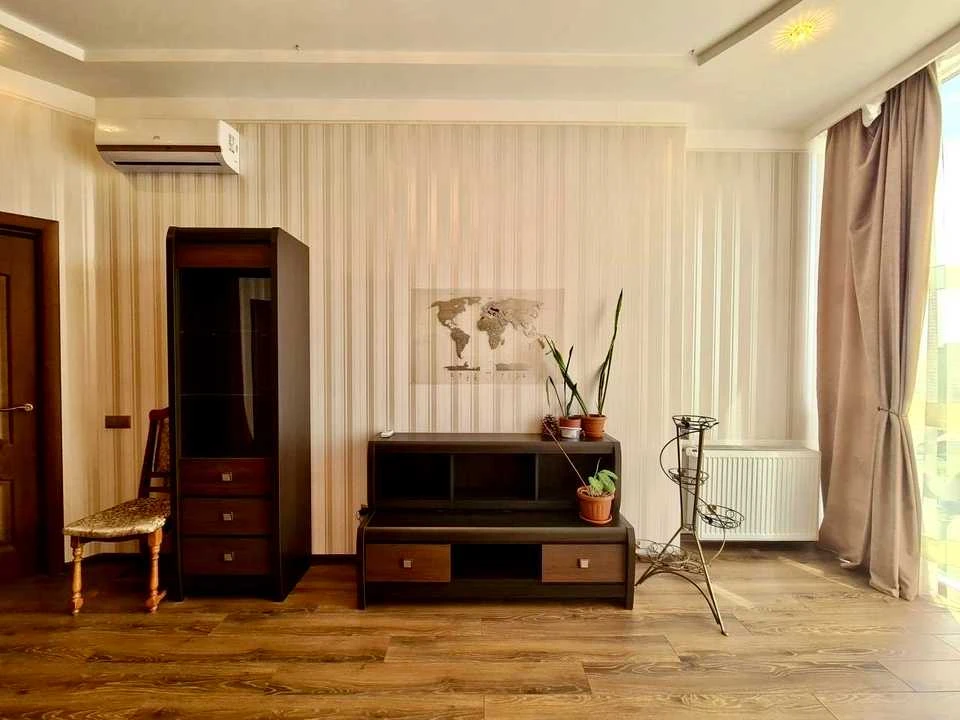 Apartment. Oleksii Vadatursky Street, Odessa