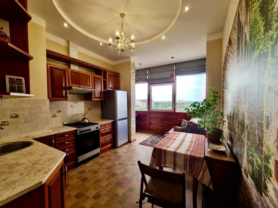 Apartment. Oleksii Vadatursky Street, Odessa
