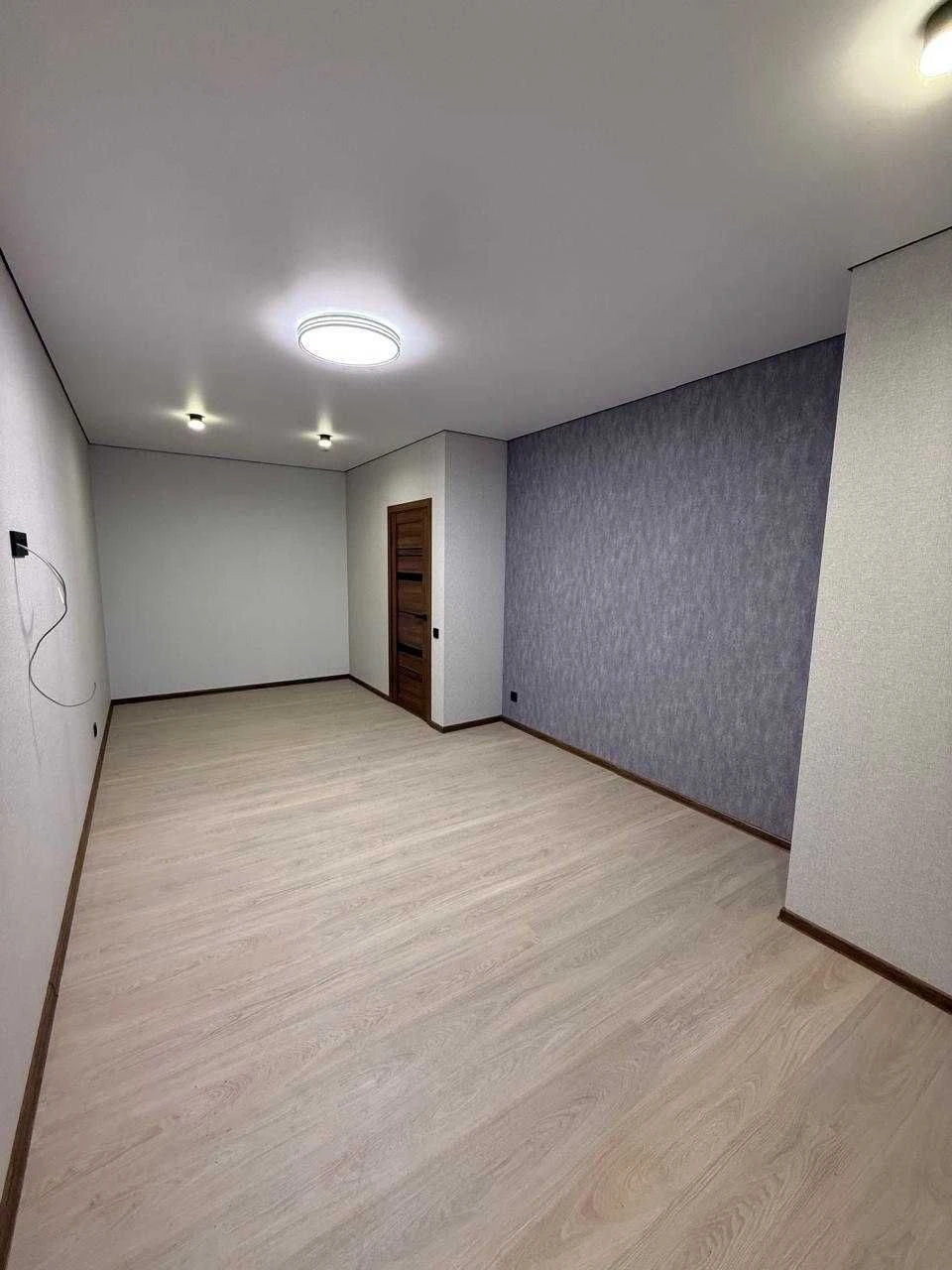 Selling 1-room apartment 42 sq m ЖК Мира metro Industrial HTZ