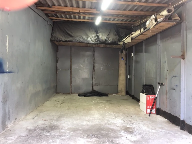 For Sale: Excellent Condition Garage