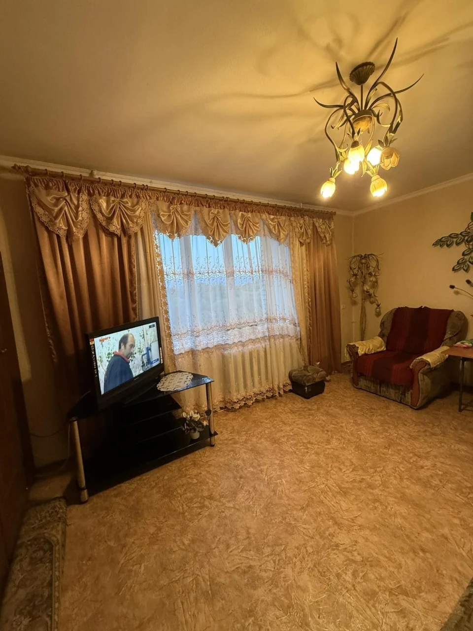 Three-bedroom apartment in a residential area of Sumy city