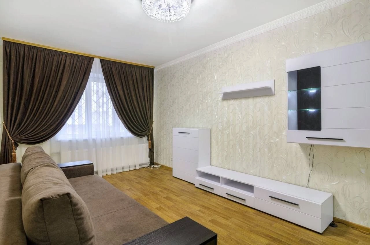 Sale of a luxurious 1-bedroom apartment in a new building with renovation and furniture on Prospekt Svobody (Prokof'yeva Street)