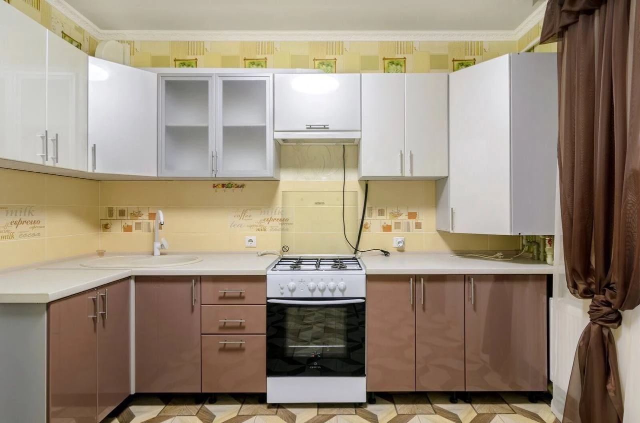 Sale of a luxurious 1-bedroom apartment in a new building with renovation and furniture on Prospekt Svobody (Prokof'yeva Street)
