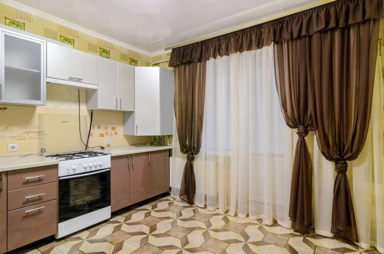 Sale of a luxurious 1-bedroom apartment in a new building with renovation and furniture on Prospekt Svobody (Prokof'yeva Street)