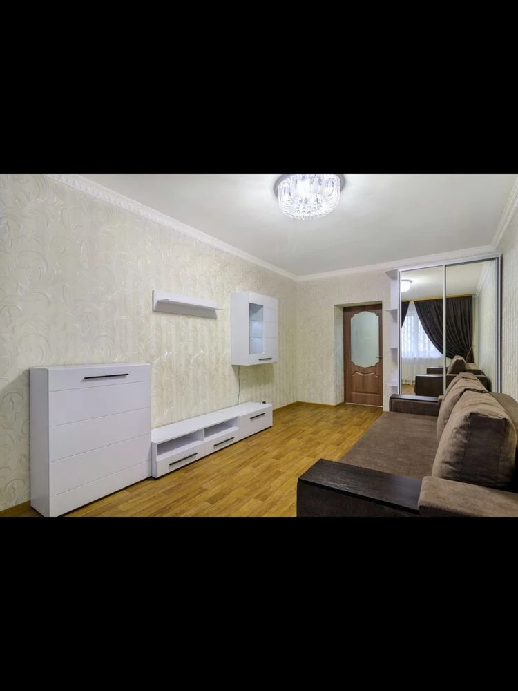 Sale of a luxurious 1-bedroom apartment in a new building with renovation and furniture on Prospekt Svobody (Prokof'yeva Street)