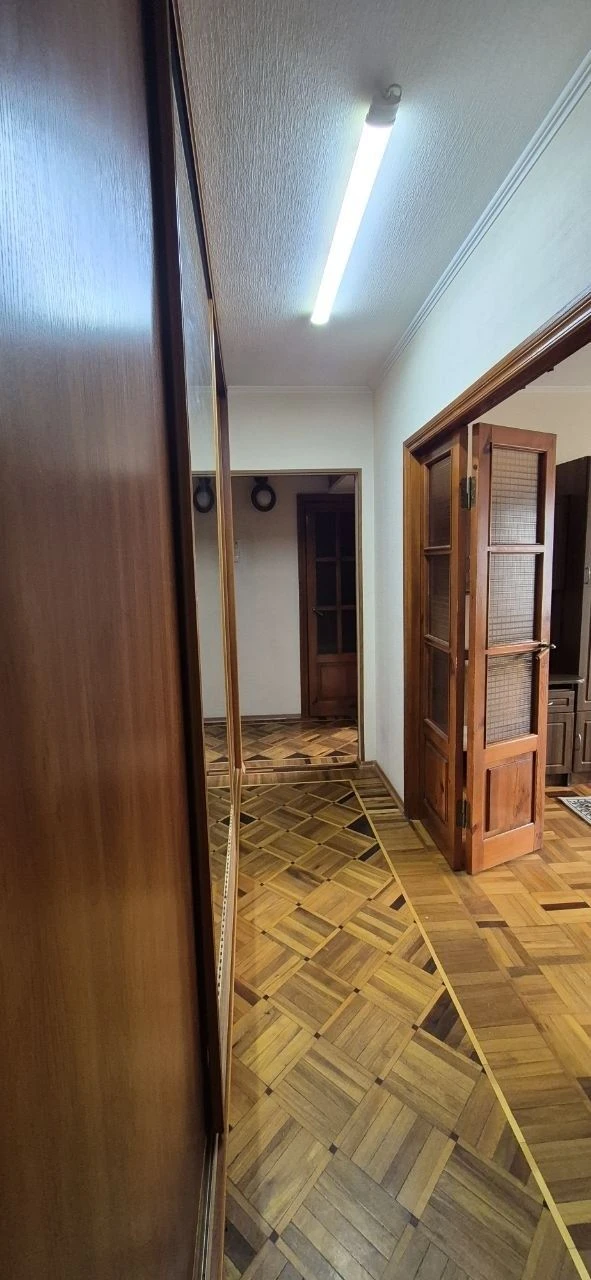 For Sale 3-bedroom apartment on Lushpi, 4th floor