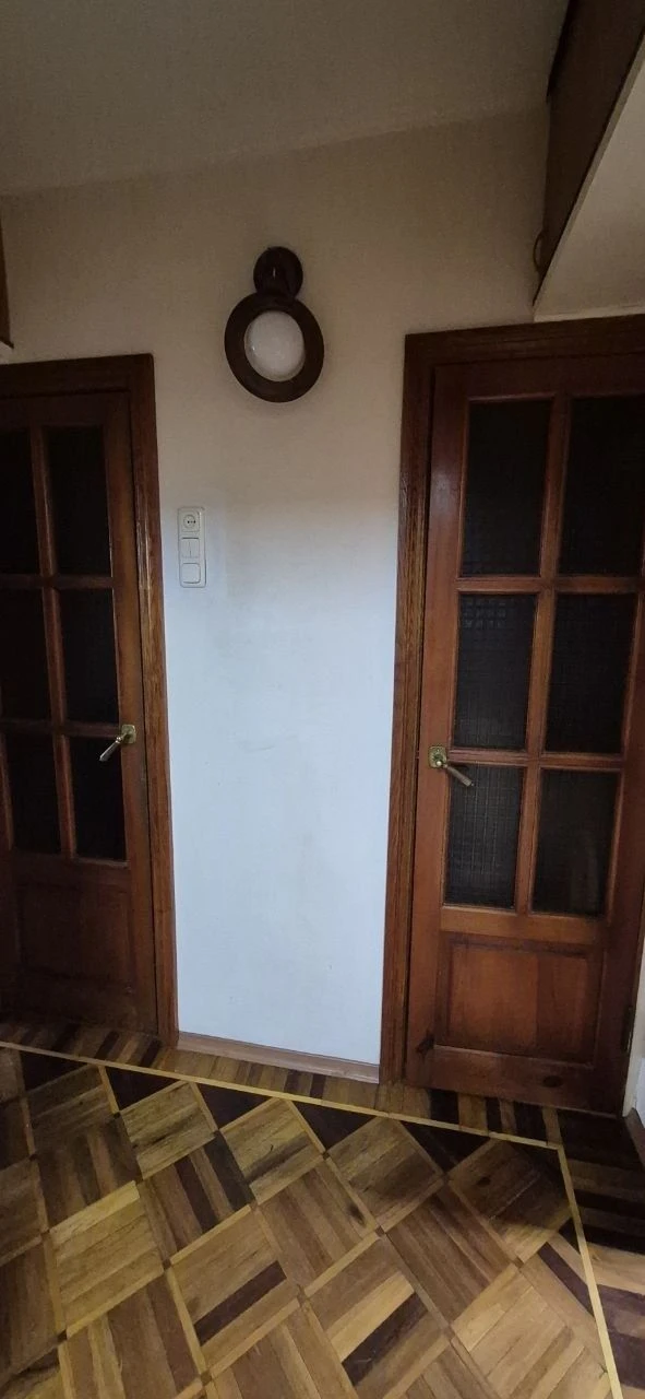 For Sale 3-bedroom apartment on Lushpi, 4th floor