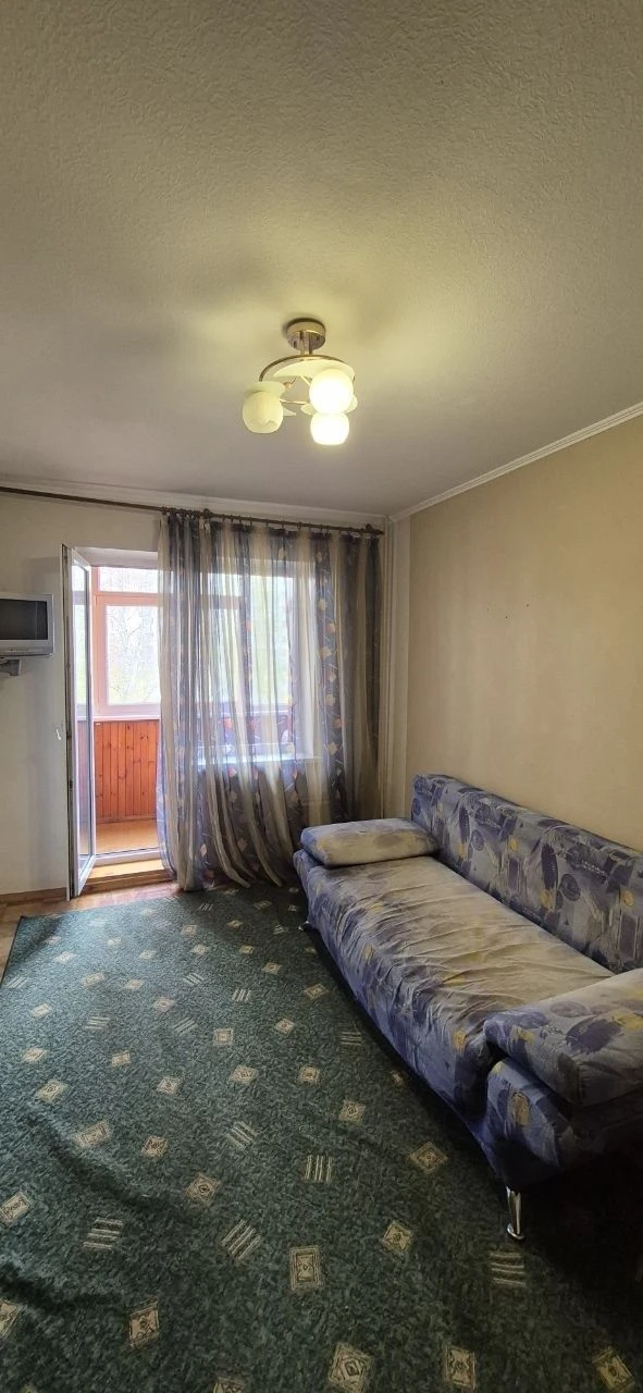 For Sale 3-bedroom apartment on Lushpi, 4th floor