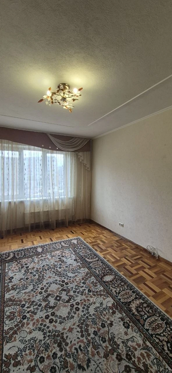 For Sale 3-bedroom apartment on Lushpi, 4th floor