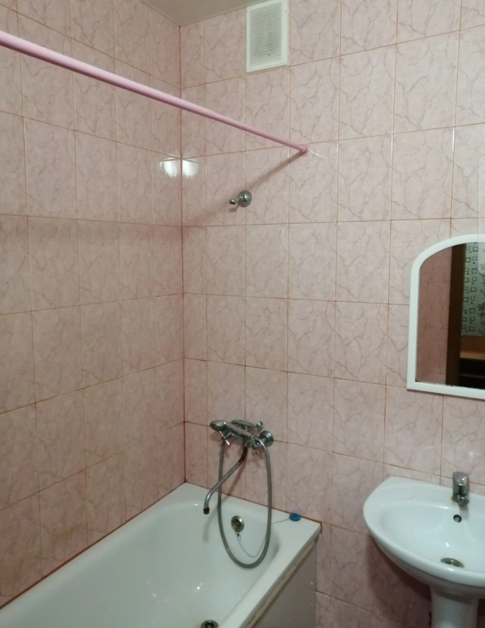 Sale of a great 1-bedroom apartment with renovation in a new brick building in