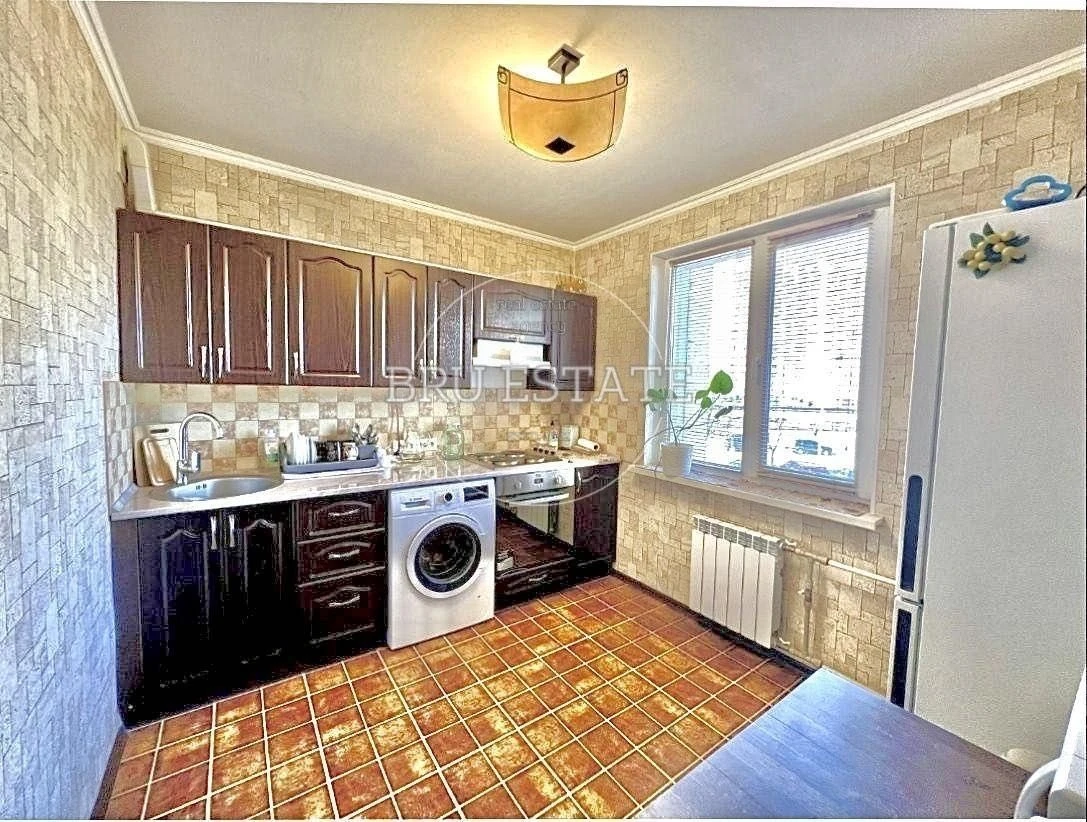 Sale of a very nice 2-room apartment, 2nd floor, renovated.