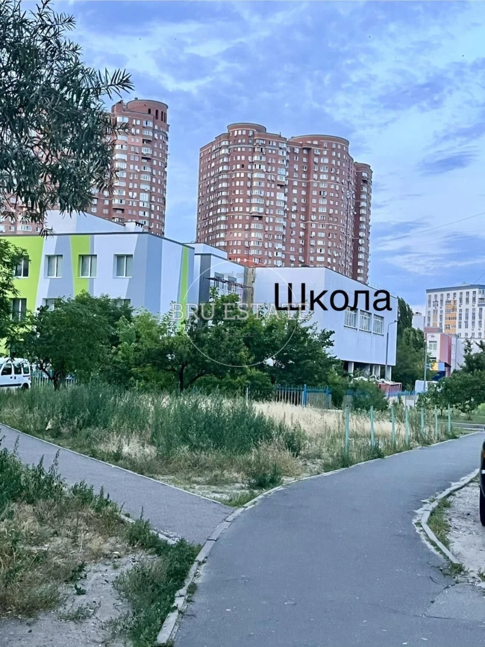 Sale of a very nice 2-room apartment, 2nd floor, renovated.